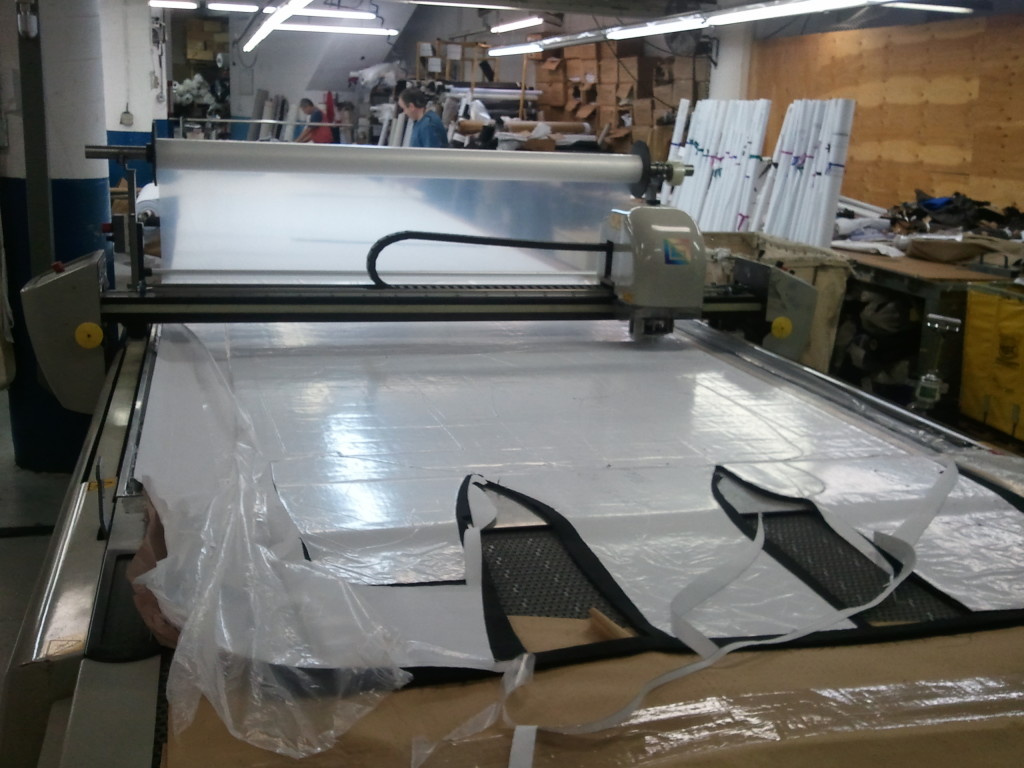 laser cutting machine for apparel